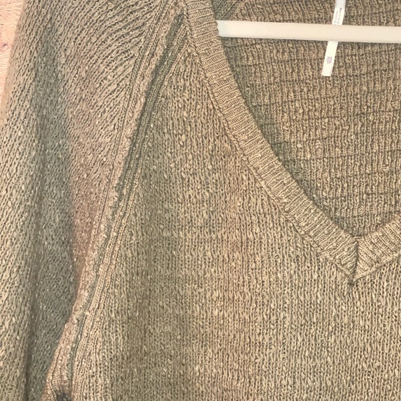 ♥️x2HP♥️Free People asymmetrical sweater - Picture 4 of 6